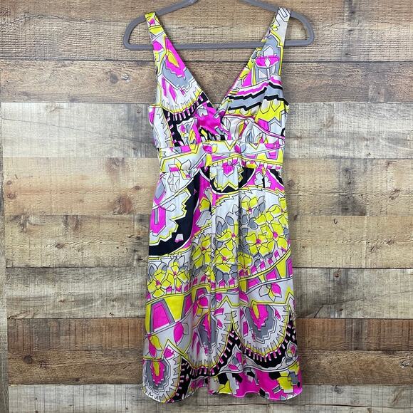 Alice & Trixie Sleeveless V-Neck 100% Silk Dress Size Medium - Picture 2 of 9